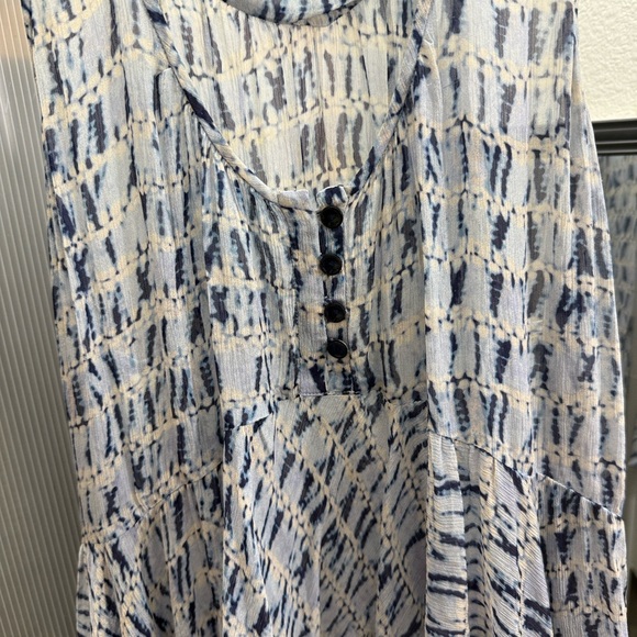 Isabel Marant Étoile Navy and Cream Sleeveless Blouse - Picture 1 of 5